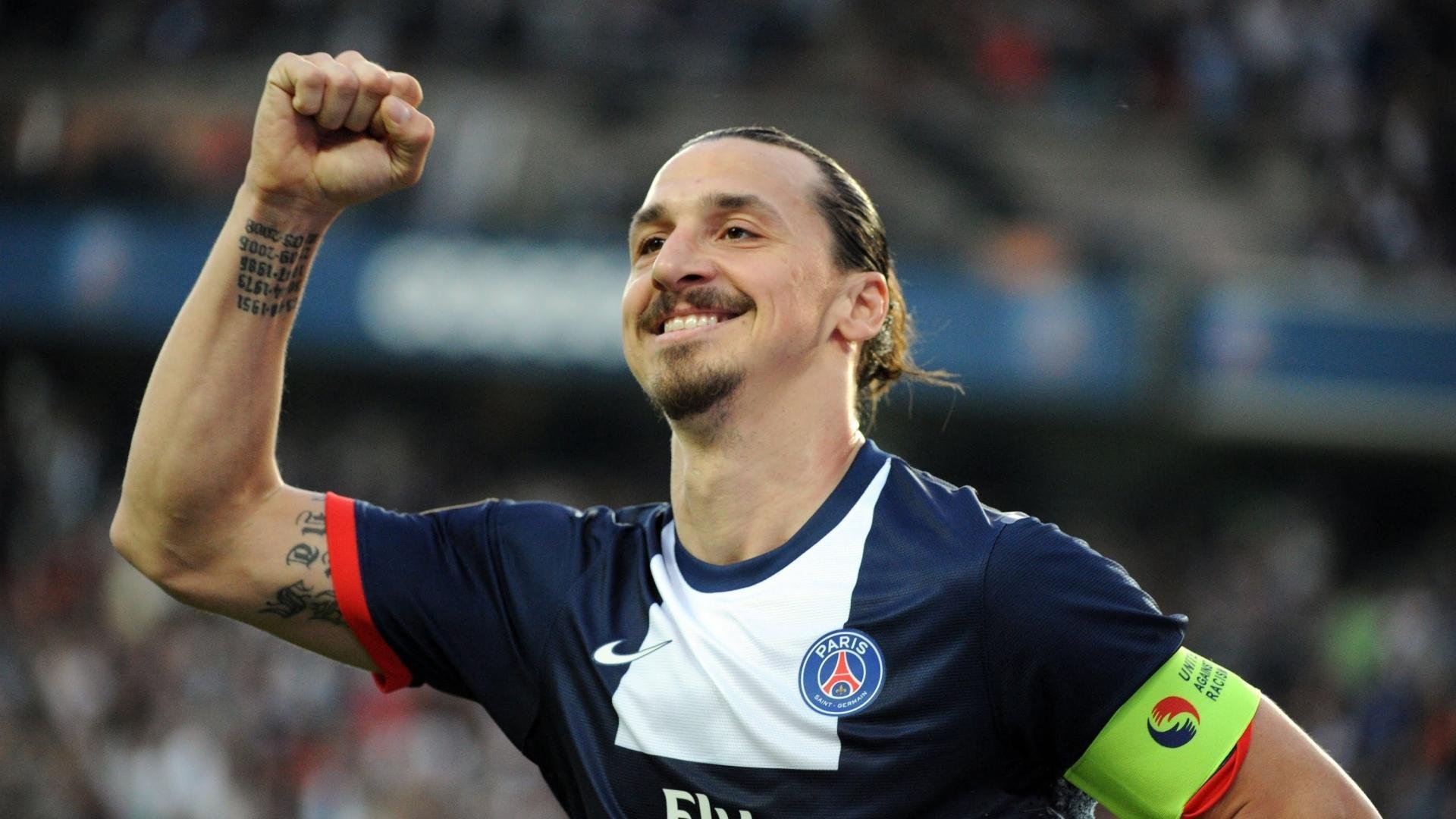 “法甲激斗正酣，豪门阵容争夺激烈”，法甲竞争激烈